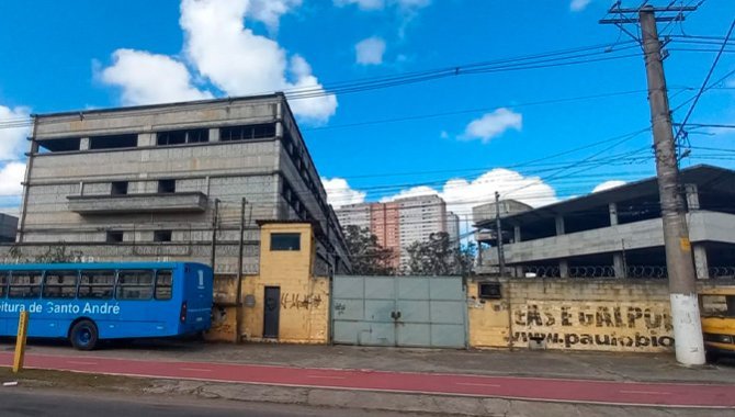 Foto - Imóvel com 11.570 m² (área de terreno) e 21.800 m² (área construída) - Mauá - SP - [8]