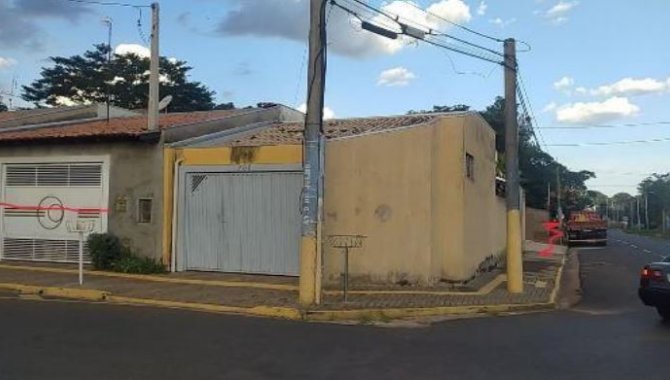Foto - Casa - Guaiçára-SP - Av. Nove de Julho, 735 - Centro - [1]