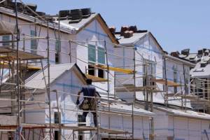 Construção de moradias unifamiliares na Califórnia - 03/06/2021 (Reuters/Mike Blake)